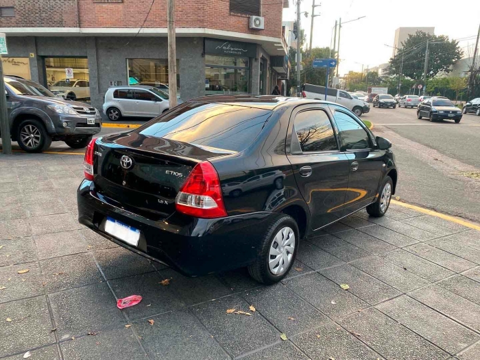 Toyota Etios 1.5 x - Imagen 4