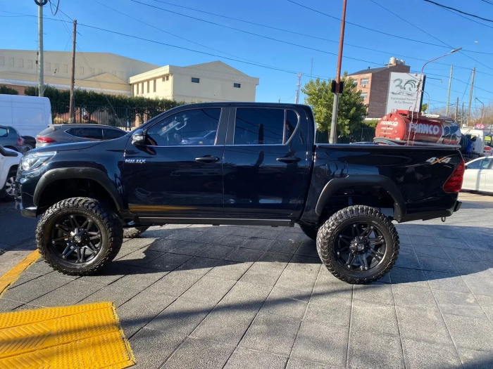 Toyota Hilux srx 2.8 4x4 - Imagen 10