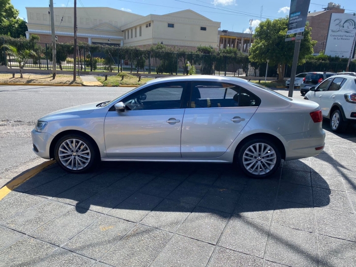 Volkswagen Vento 2.0 tsi sportline - Imagen 6