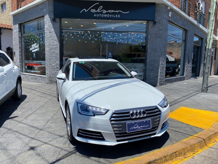 Audi A4  2.0T fsi