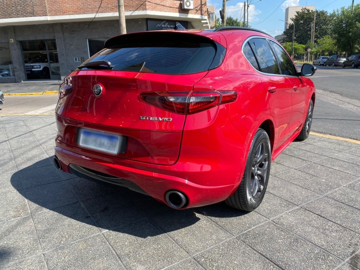 Alfa Romeo Stelvio Q4 - Imagen 3