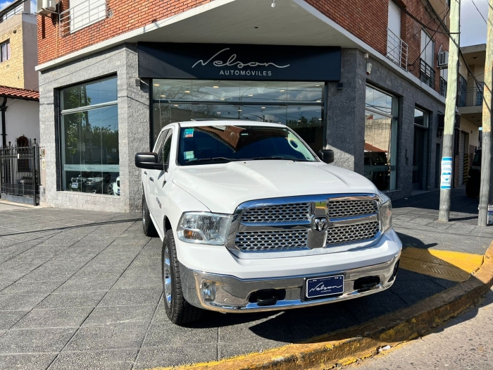 Ram 1500 laramied