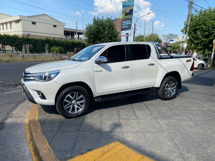Toyota Hilux srx 4x4 - Imagen 2