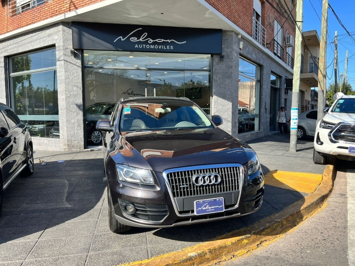 Audi Q5 quattro S-tronic