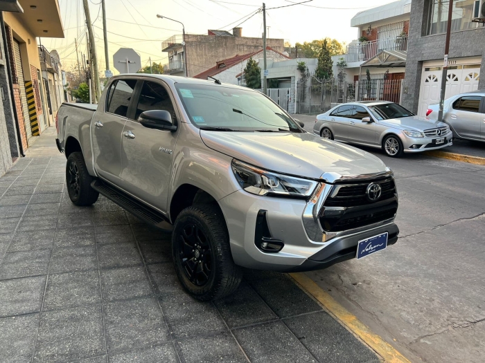 Toyota Hilux Srx 4x4 aut - Imagen 2