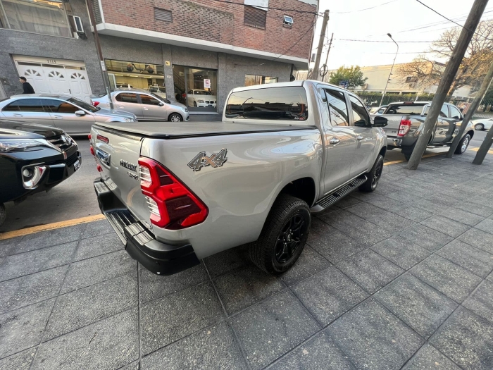 Toyota Hilux Srx 4x4 aut - Imagen 3