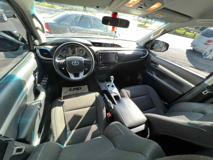 Toyota hilux srv aut 4x2 - Imagen 3