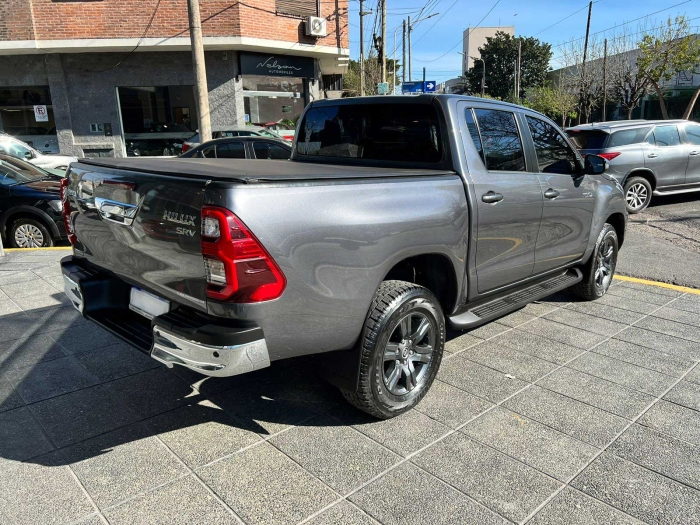 Toyota hilux srv aut 4x2 - Imagen 6