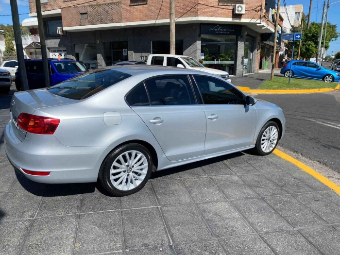 Volkswagen Vento 2.0 tsi - Imagen 3