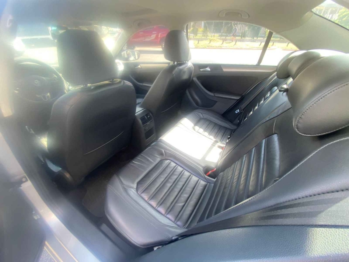 Volkswagen Vento 2.0 tsi - Imagen 5