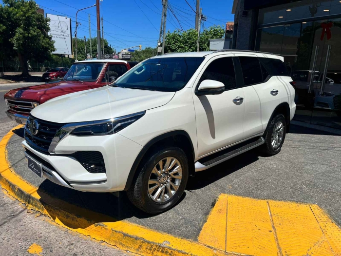 Toyota hilux sw4 srx aut 7/a - Imagen 4
