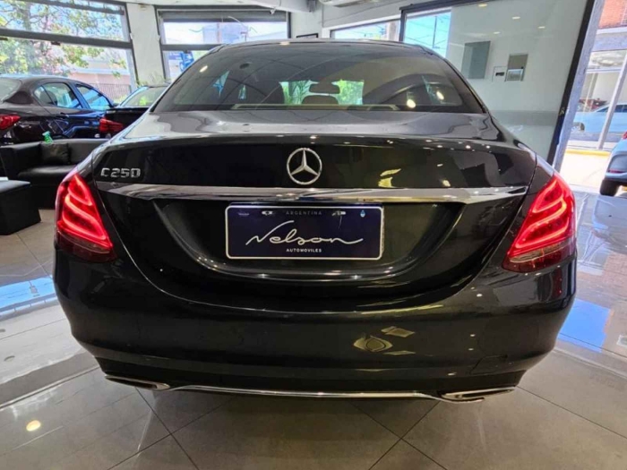 Mercedes Benz C250 SEDAN - Imagen 5