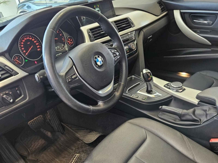 BMW 320I SEDAN - Imagen 5