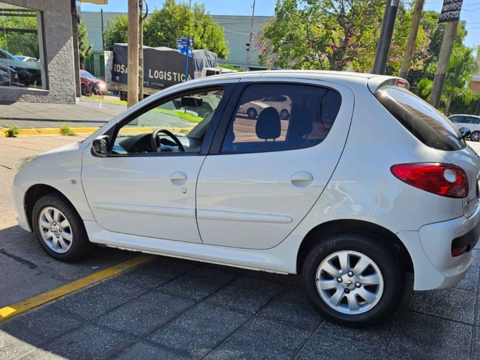 Peugeot 207 XS 1.4 SEDAN