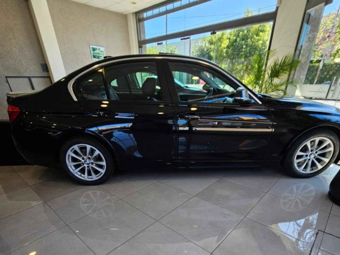 BMW 320I SEDAN - Imagen 2