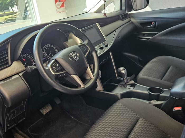 Toyota Innova SR 2.7 Rural 5 puertas - Imagen 3
