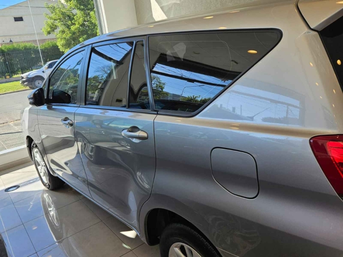 Toyota Innova SR 2.7 Rural 5 puertas