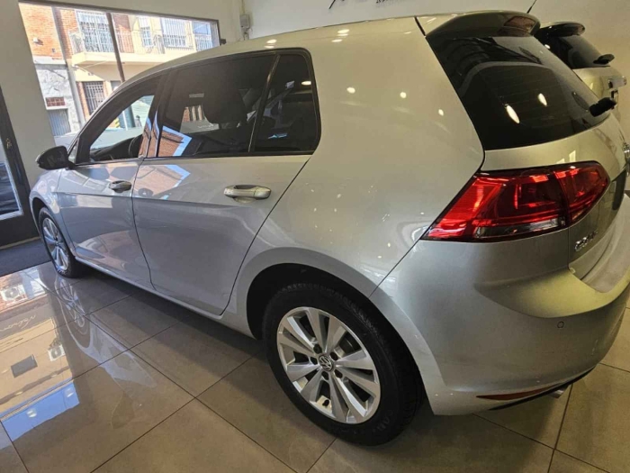 Volkswagen Golf 1.4 Bluemotion Technol Sedan - Imagen 4